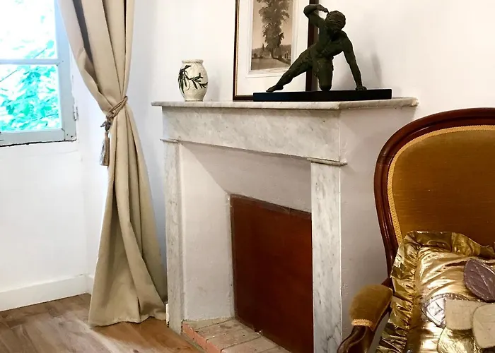 Daire Housica & Co. Ucciani